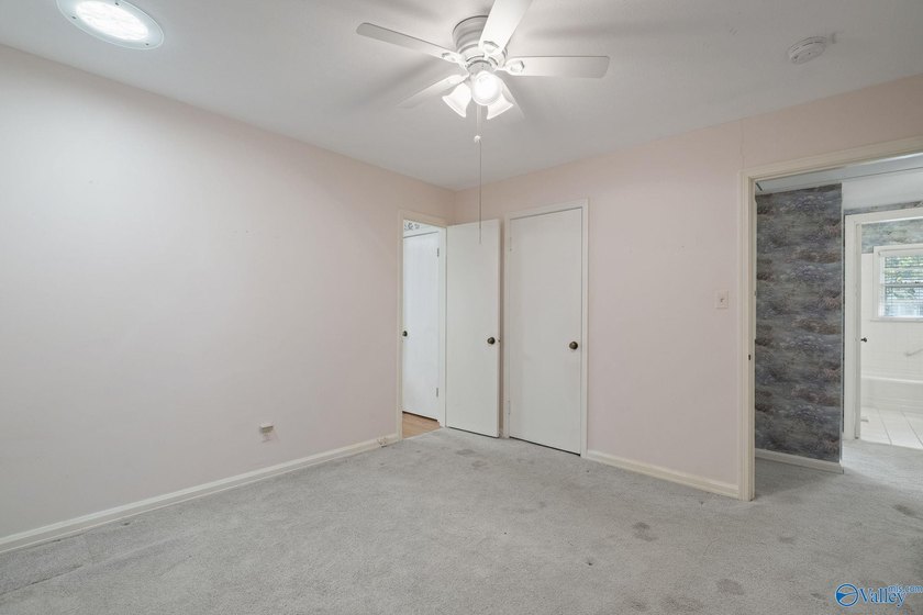Welcome home to one of Blossomwood's favorite neighborhoods! - photo 27