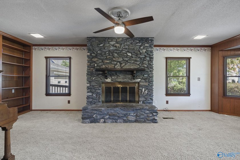 Welcome home to one of Blossomwood's favorite neighborhoods! - photo 30