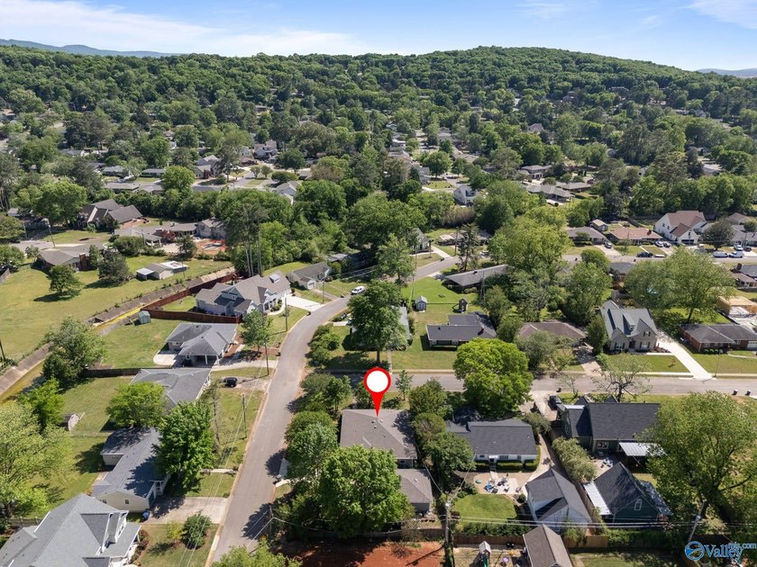 Welcome home to one of Blossomwood's favorite neighborhoods! - photo 36
