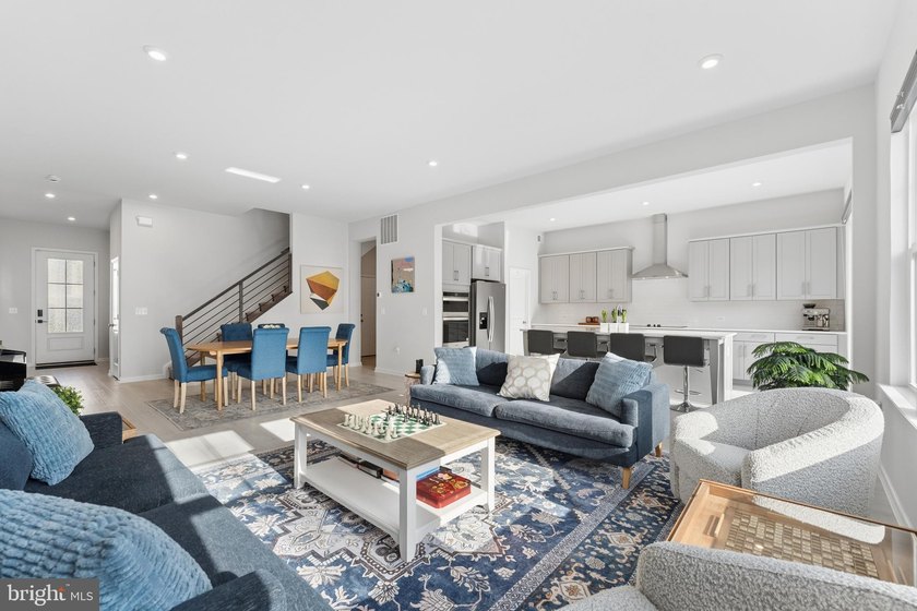 Nearly 3200 SF across 3 spacious levels! Now at a NEW PRICE! - photo 8