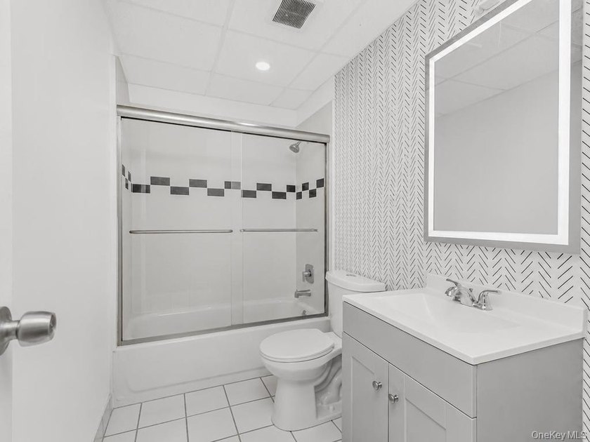 Rare 2-family semi-detached home located in the desirable - photo 4