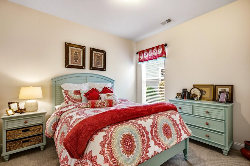 Live the Market Common lifestyle in this completely turnkey 4 - photo 6