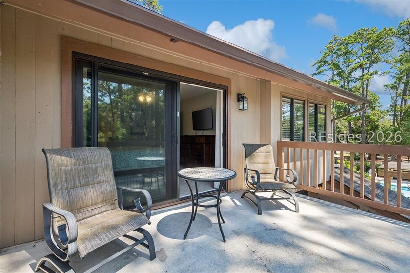 Location is everything! This ocean-oriented, four-bedroom, 3 - photo 20