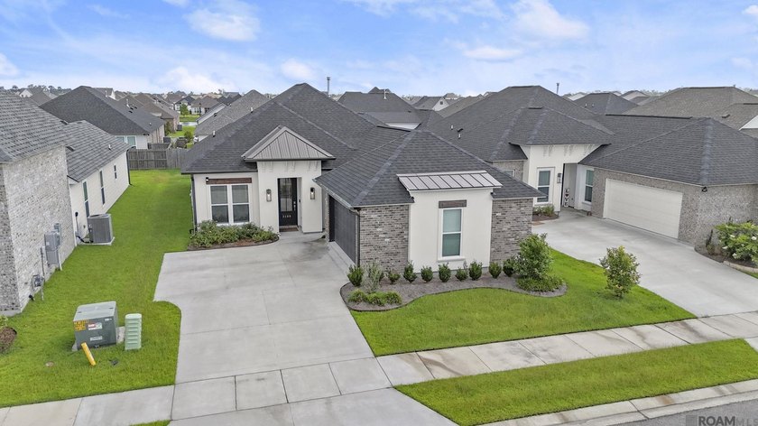 Gently Lived In, Practically Brand New. This four bedroom home - photo 41