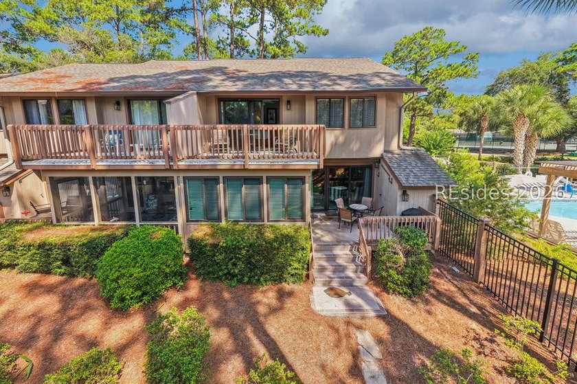 Location is everything! This ocean-oriented, four-bedroom, 3 - photo 42
