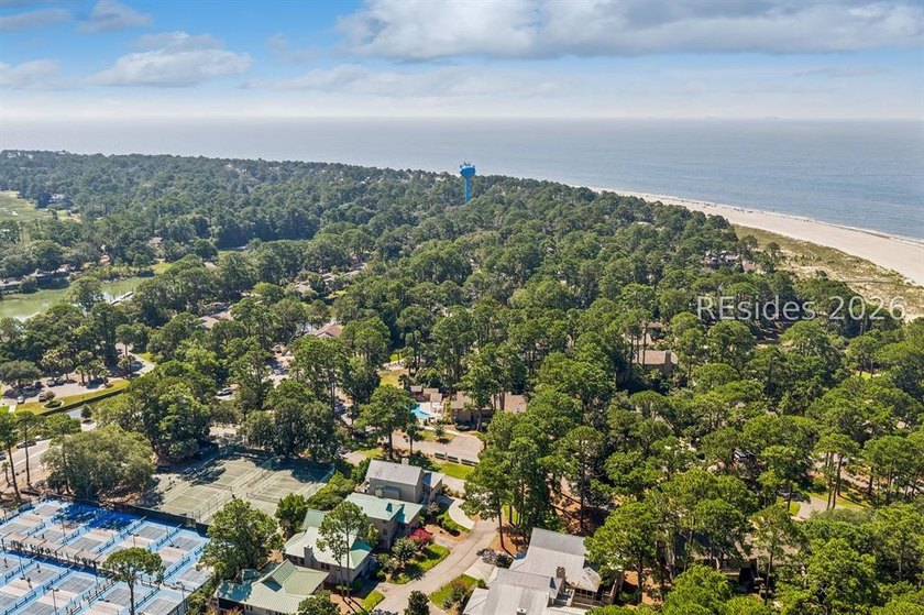 Location is everything! This ocean-oriented, four-bedroom, 3 - photo 45