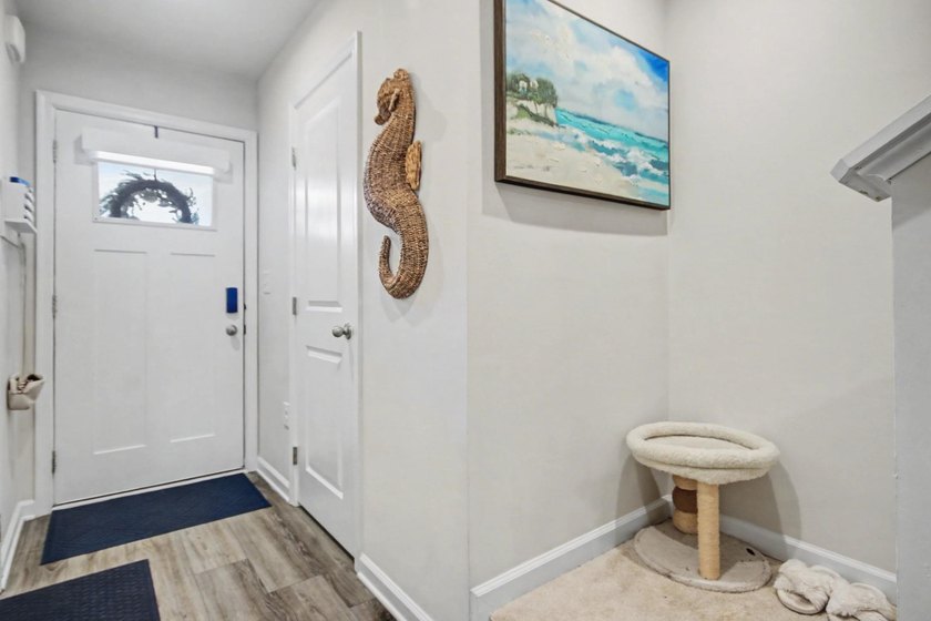 Welcome to your next home or investment opportunity! This - photo 3