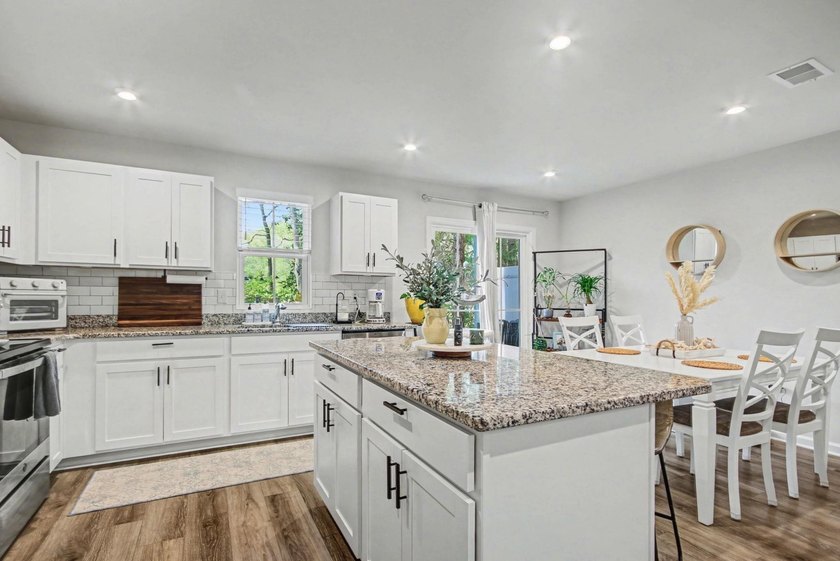 Welcome to your next home or investment opportunity! This - photo 7