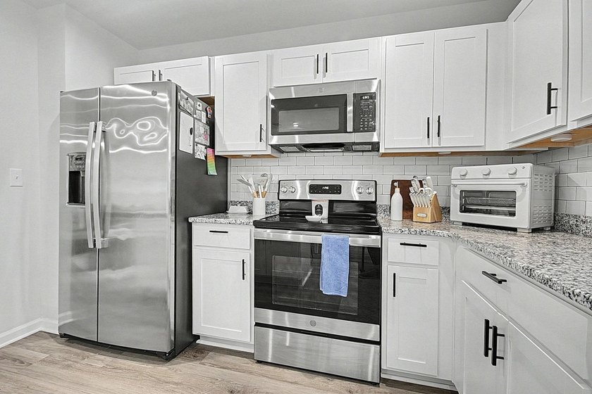 Welcome to your next home or investment opportunity! This - photo 10