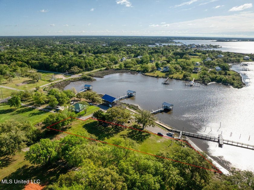 Exceptional Waterfront Lot with Unmatched Amenities! Discover a - photo 4