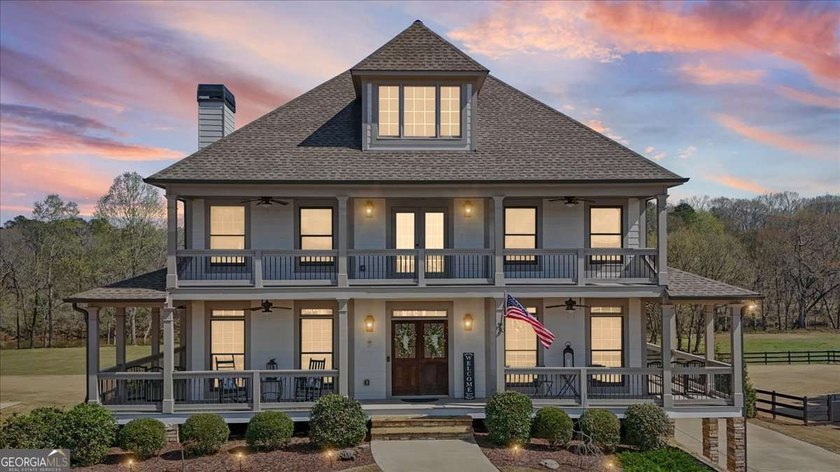 Experience the perfect harmony of grandeur and grace in this - photo 3