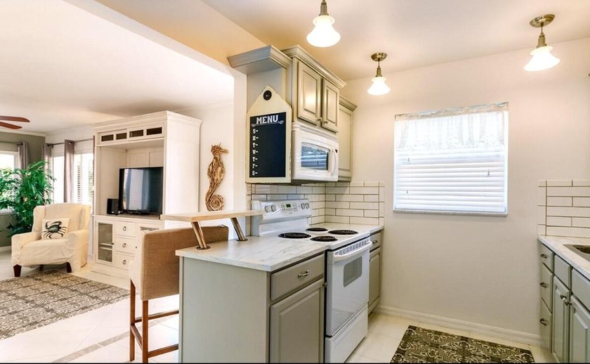 Beautiful and cozy 1-bedroom, 1-bath condo on Hutchinson Island - photo 13