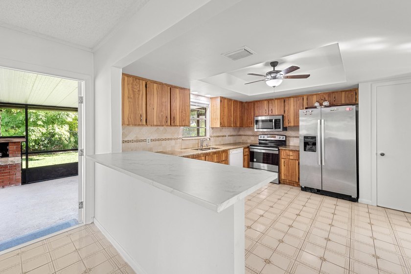 Welcome home to this beautifully cared-for 3-bedroom, 2-bath - photo 16