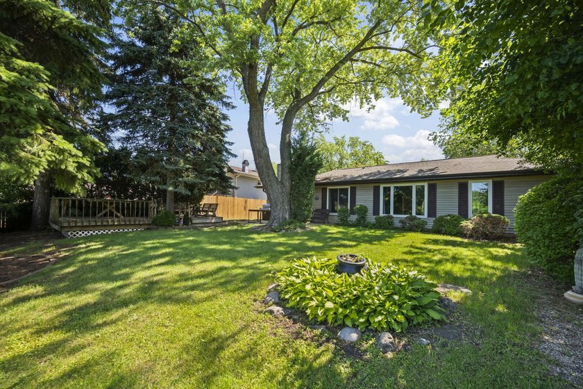 Step into this easy living U shaped ranch in truly one of the - photo 20