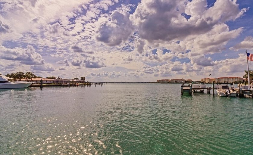 Beautiful and cozy 1-bedroom, 1-bath condo on Hutchinson Island - photo 38