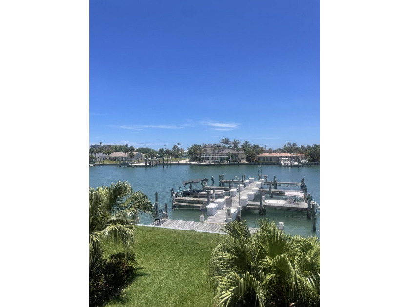 Beautiful and cozy 1-bedroom, 1-bath condo on Hutchinson Island - photo 40