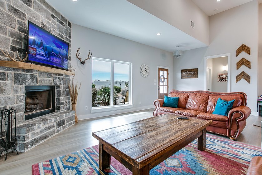 Check out this extraordinary 4 bed 3 bath home close to - photo 11