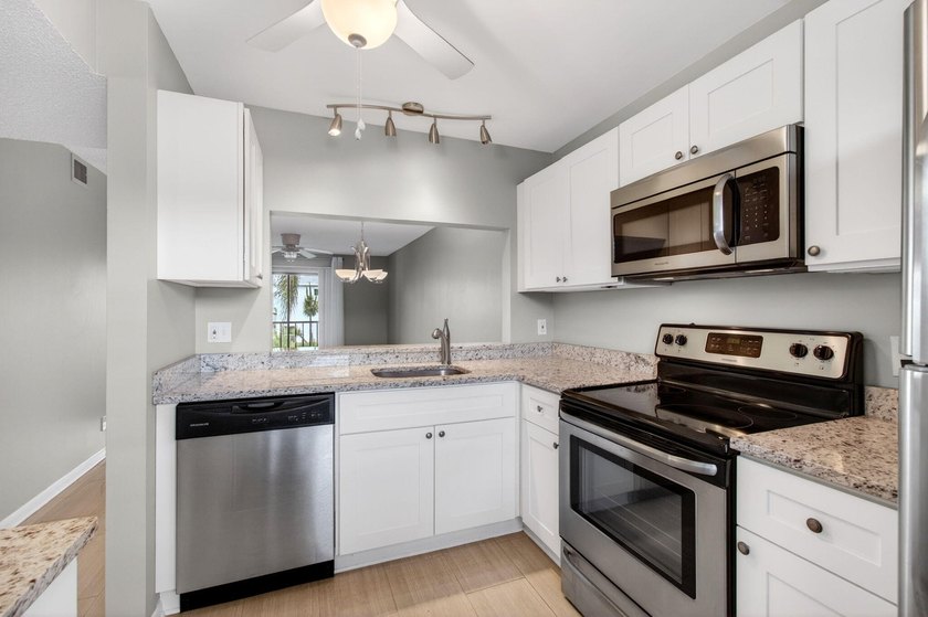 Welcome to one of the most desirable 55+ communities in Lucerne - photo 4