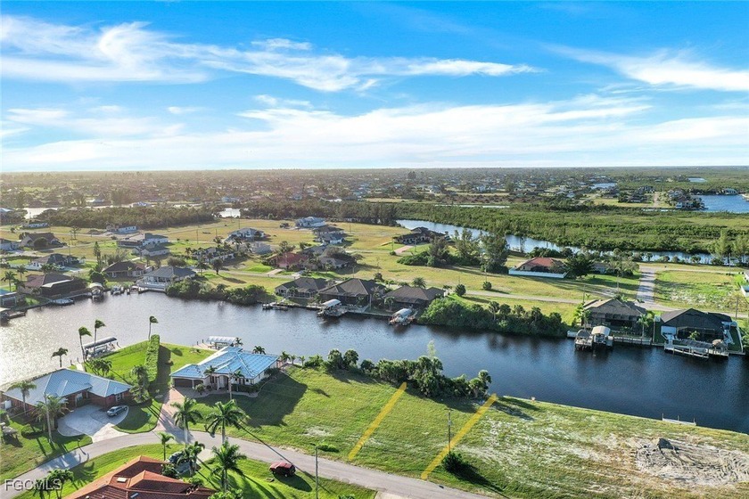 SOUTHERN EXPOSURE! 200' WIDE *KING* CANAL! UNRESTRICTED BOATING - photo 3