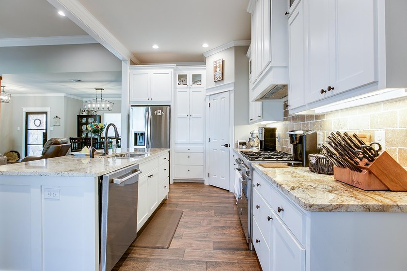 Welcome to your new home! This beautifully maintained 3 bed 2 - photo 15