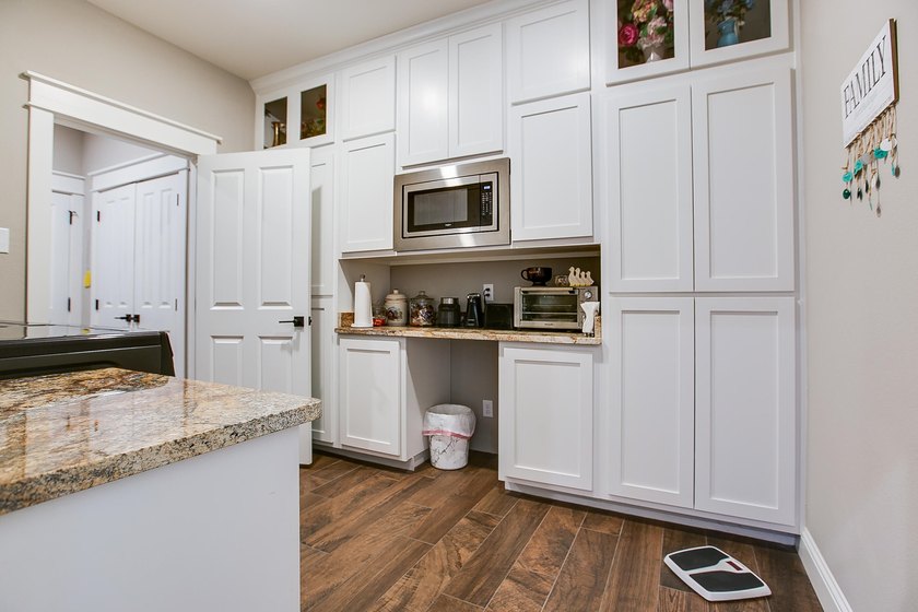 Welcome to your new home! This beautifully maintained 3 bed 2 - photo 27