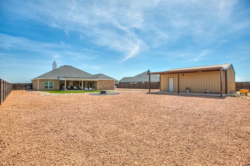 Welcome to your new home! This beautifully maintained 3 bed 2 - photo 31