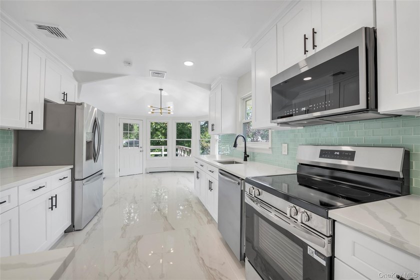 Welcome to this fully renovated Hi Ranch House in the Heart of - photo 8