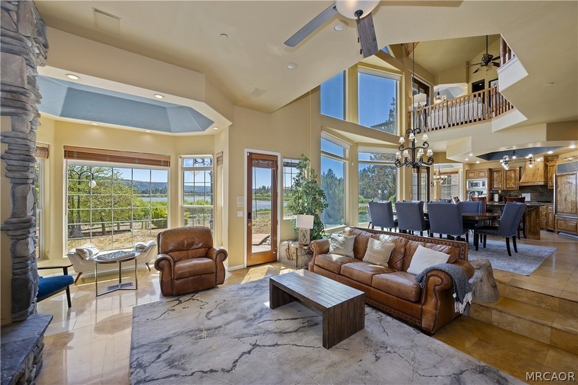 Welcome to an extraordinary custom-built mountain retreat where - photo 18