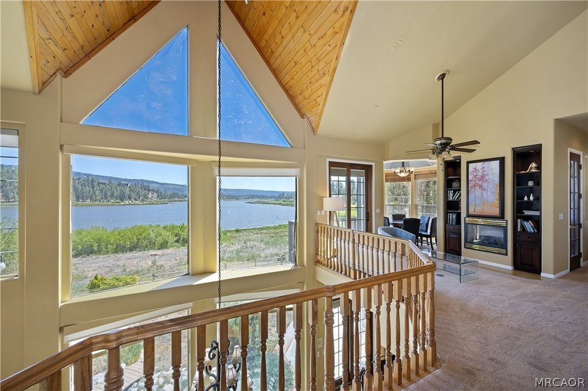 Welcome to an extraordinary custom-built mountain retreat where - photo 24