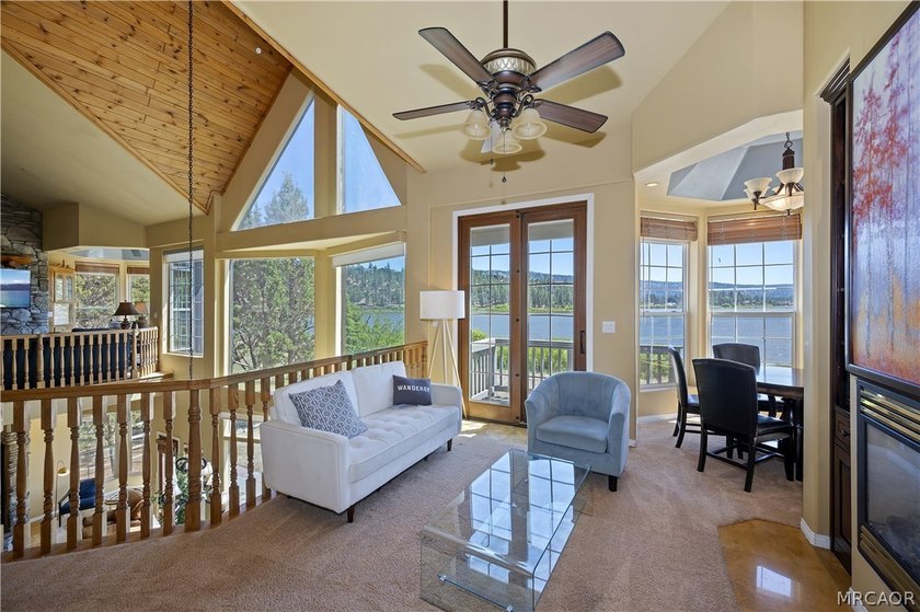 Welcome to an extraordinary custom-built mountain retreat where - photo 26