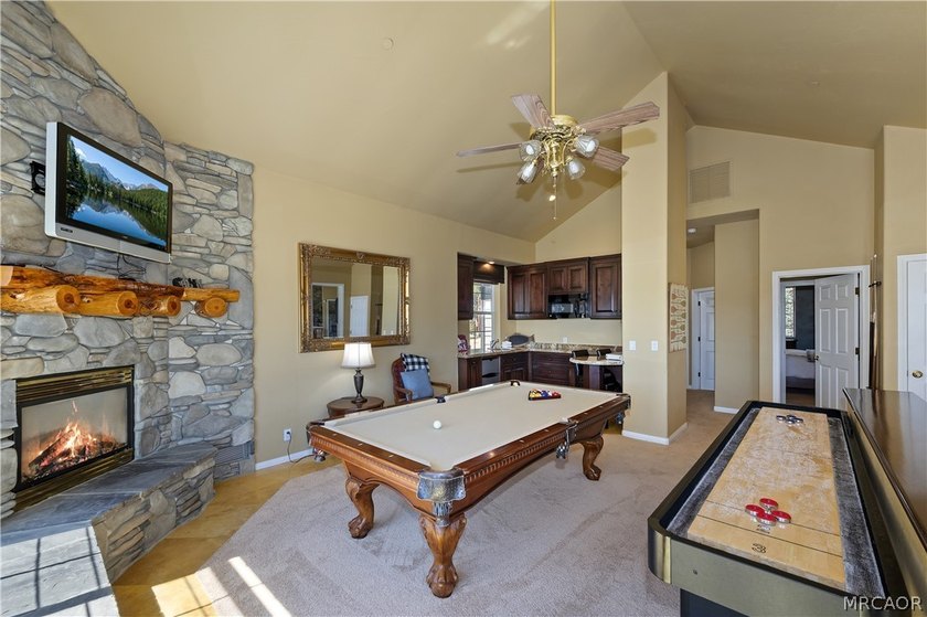 Welcome to an extraordinary custom-built mountain retreat where - photo 30