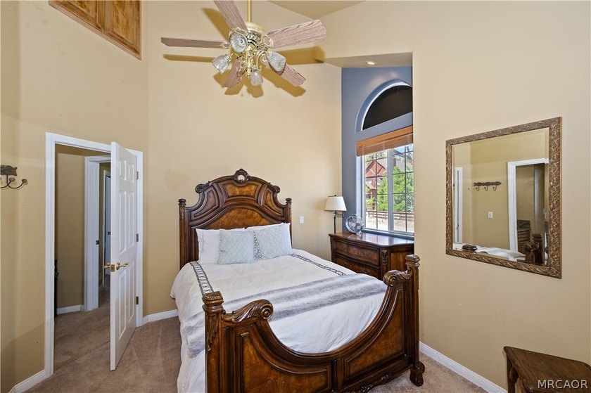 Welcome to an extraordinary custom-built mountain retreat where - photo 39