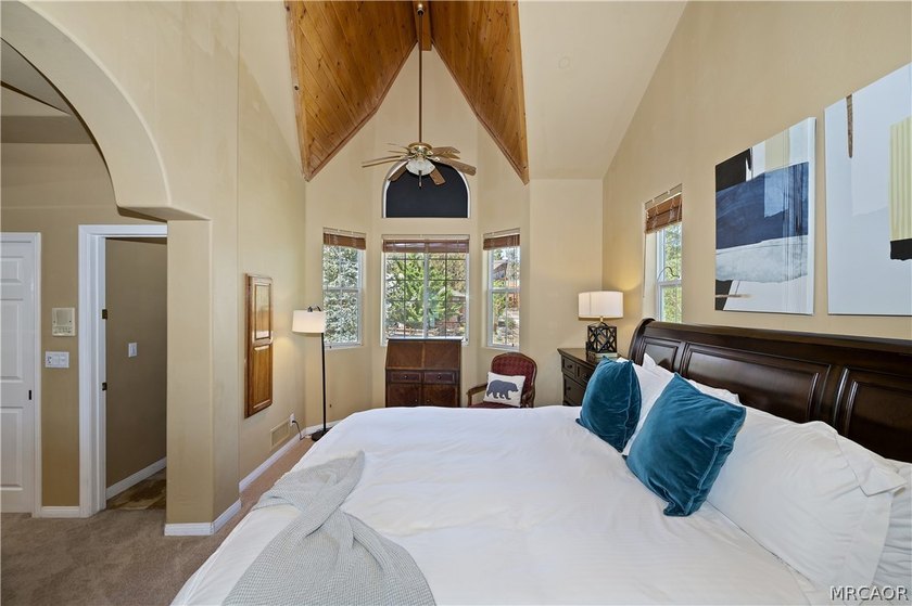 Welcome to an extraordinary custom-built mountain retreat where - photo 44