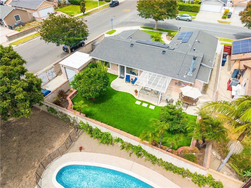 Perfectly positioned on a desirable corner lot, this beautifully - photo 46