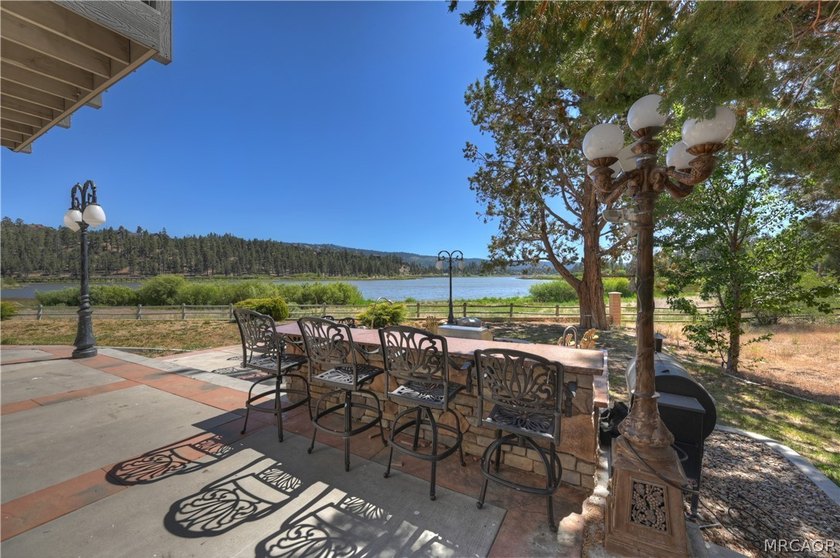 Welcome to an extraordinary custom-built mountain retreat where - photo 50