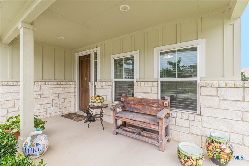 Welcome to this fabulous home featuring a spacious and - photo 3