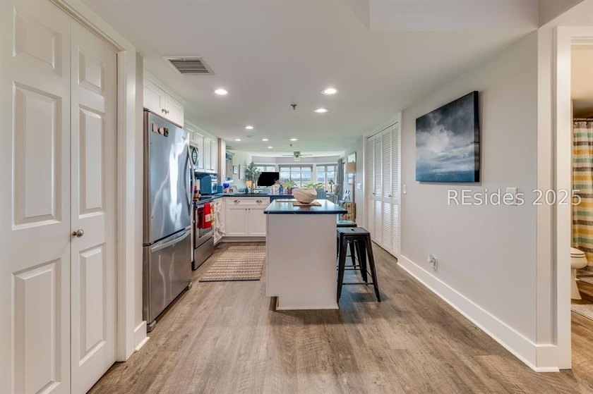 Beautifully maintained 2BR/2BA Newport villa with expansive - photo 15