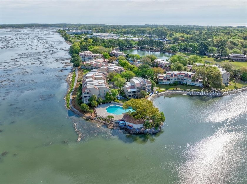 Beautifully maintained 2BR/2BA Newport villa with expansive - photo 18
