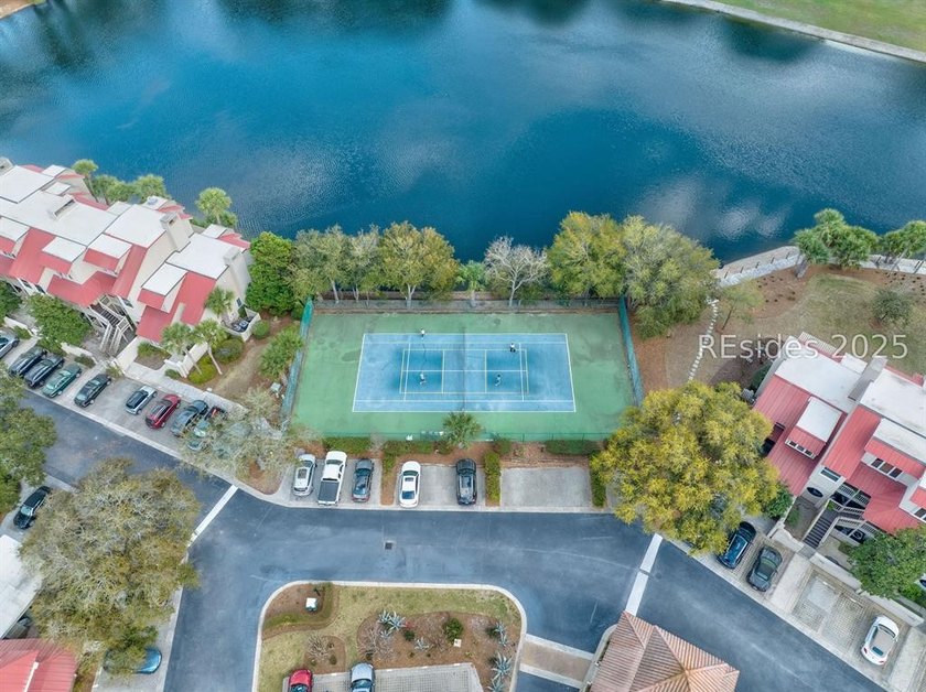 Beautifully maintained 2BR/2BA Newport villa with expansive - photo 22