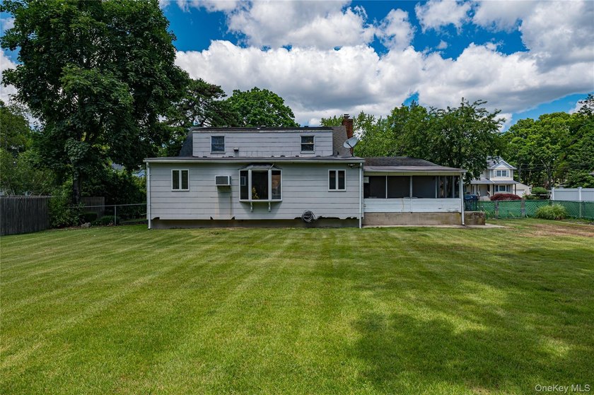 Rare opportunity to own this large, mid-block colonial with - photo 29