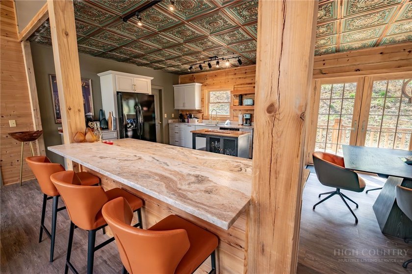 New custom log cabin on Sugar Mountain offering the perfect - photo 13
