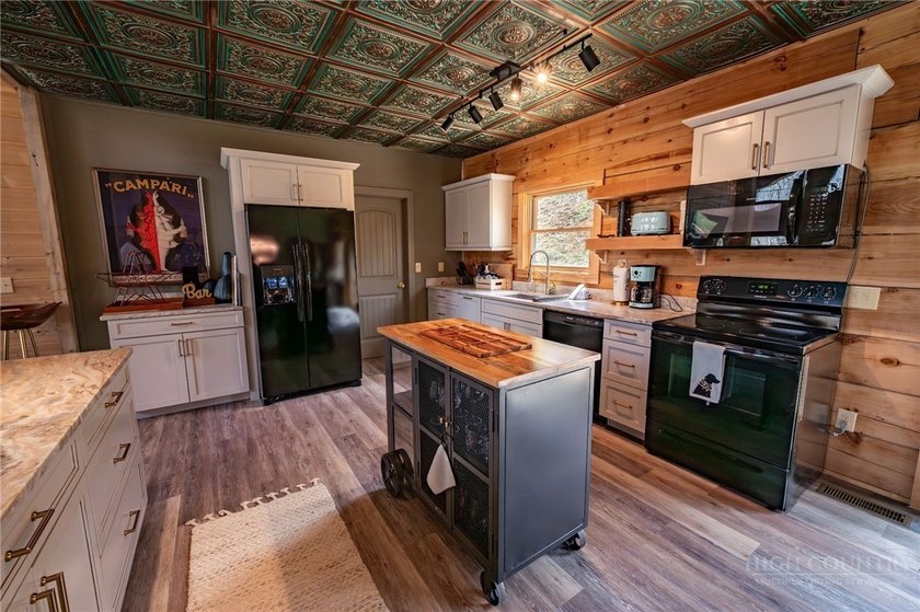 New custom log cabin on Sugar Mountain offering the perfect - photo 14