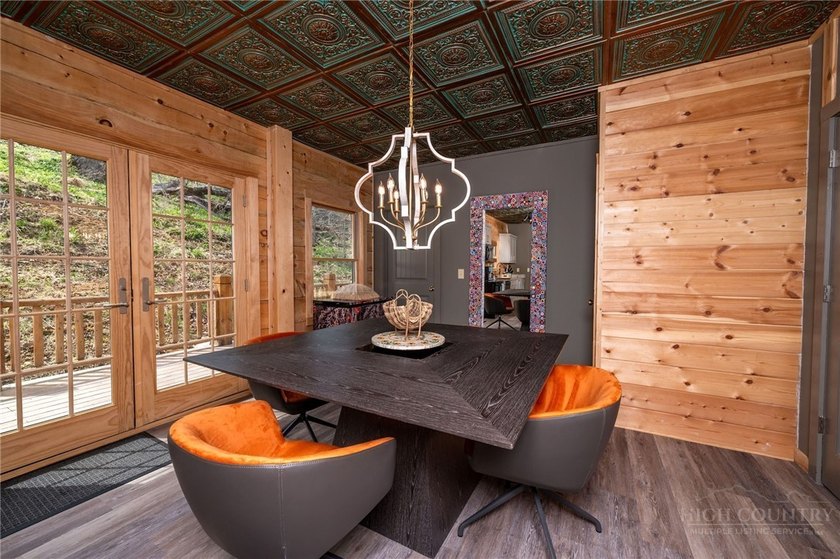 New custom log cabin on Sugar Mountain offering the perfect - photo 15