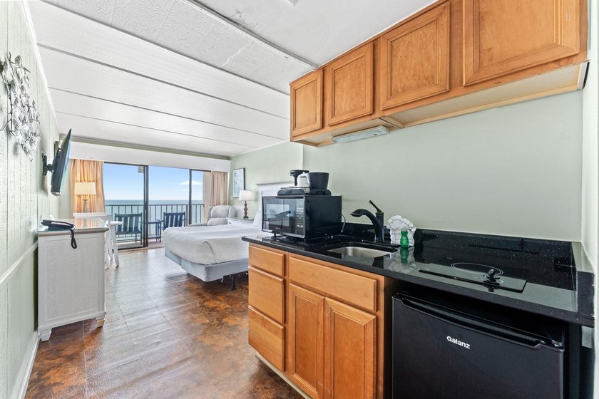 This oceanfront, fully furnished condo is located on the 7th - photo 8