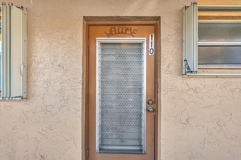 Enjoy life in this well-maintained 55+ community of Royal Park - photo 3