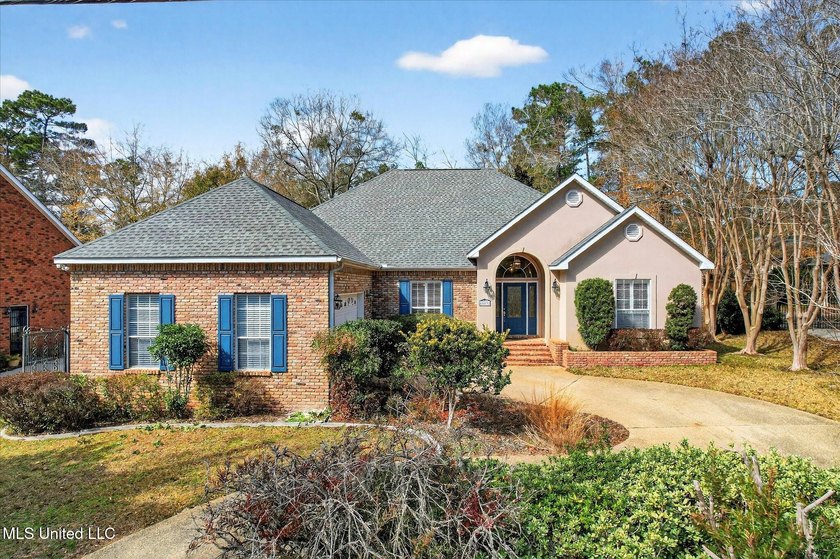 Beautiful home loaded with curb appeal, circular dive and side - photo 47