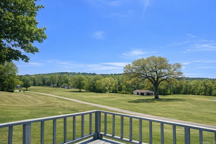 Beautifully maintained custom home located on two golf course - photo 4