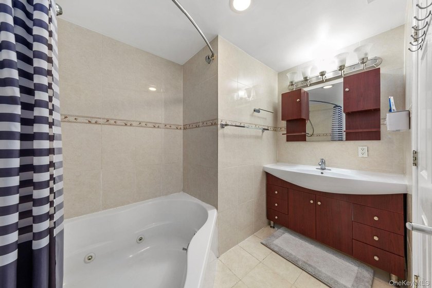 Duplex Penthouse 3 bedrooms condo unit in the heart of downtown - photo 5