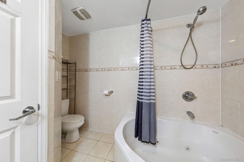 Duplex Penthouse 3 bedrooms condo unit in the heart of downtown - photo 6
