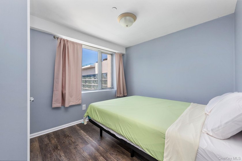Duplex Penthouse 3 bedrooms condo unit in the heart of downtown - photo 8